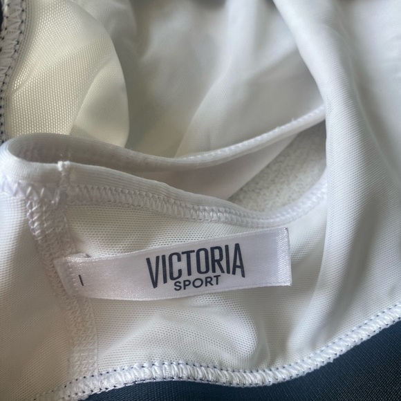 Victoria Secret Sports Bra - Picture 6 of 6